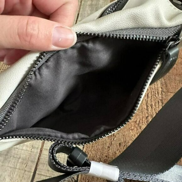 Rodan and fields blush pink and cream fanny pack adjustable hip bag - Picture 7 of 8